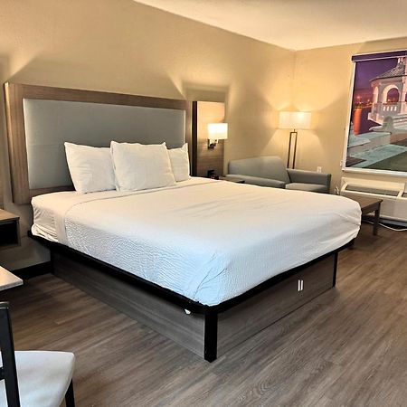 Baymont By Wyndham Corpus Christi Airport Hotell Exteriör bild