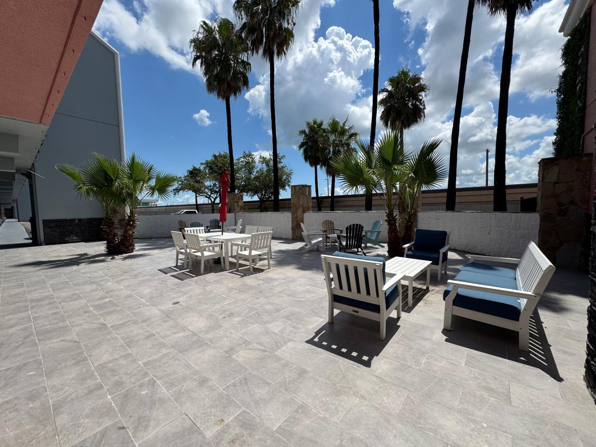 Baymont By Wyndham Corpus Christi Airport Hotell Exteriör bild